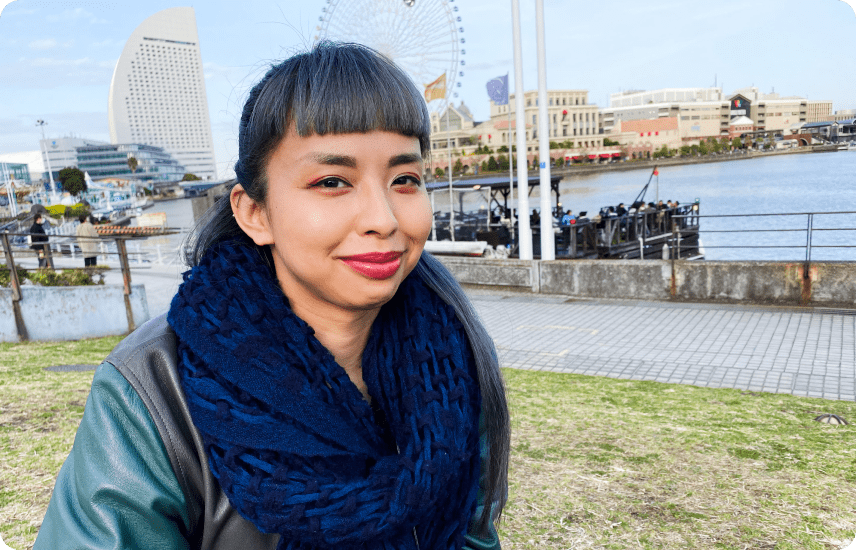 Honami Satoのプロフィール写真。前髪ぱっつんの女性です。